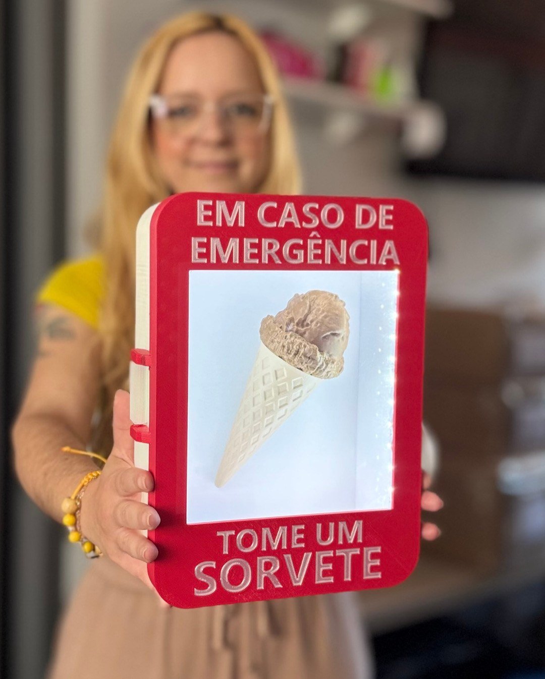 “Em caso de emergência, tome um sorvete” – Com LED — foto 2