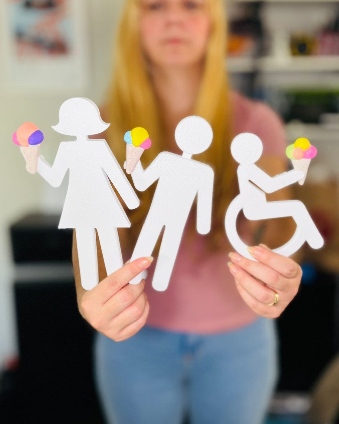 Sinalização de banheiro com sorvetinhos – Masculino, feminino e PCD